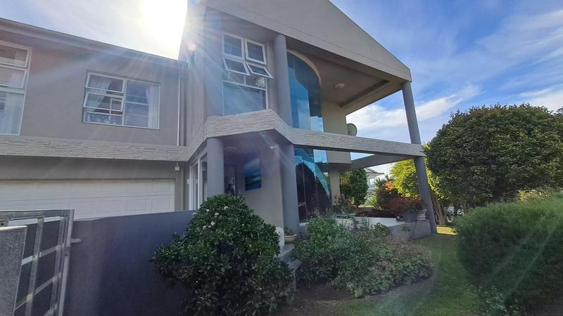 5 Bedroom Property for Sale in Stilbaai Wes Western Cape